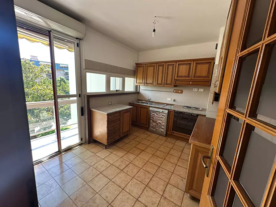 Immagine 1 di Appartamento in vendita  in Via Negrotto Cambiaso 65 a Sestri Levante