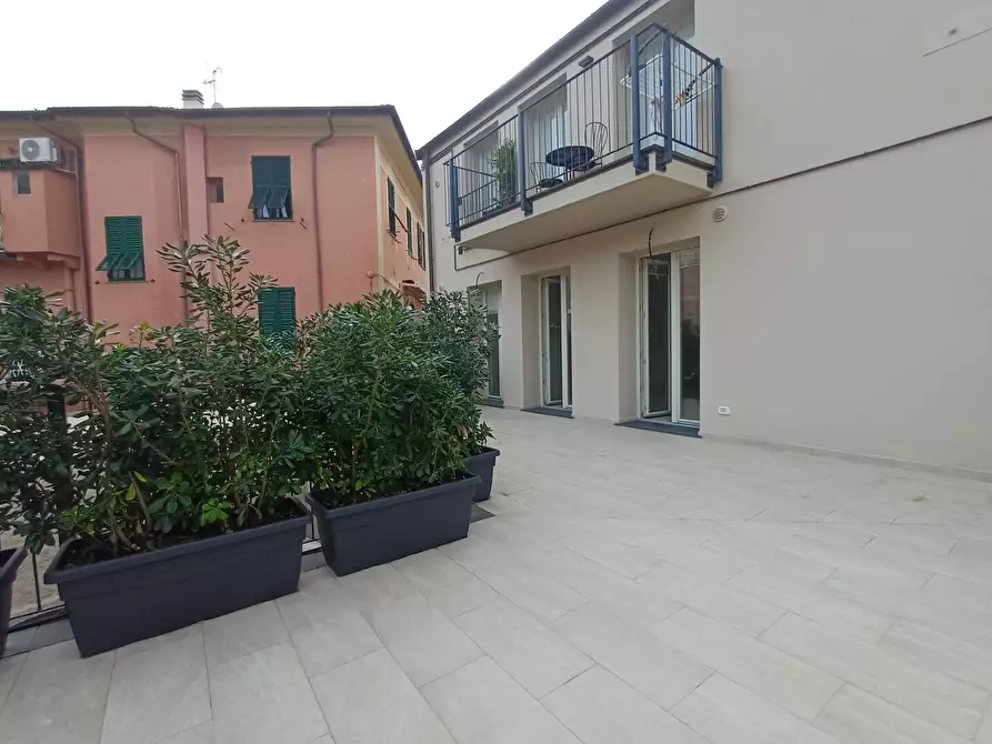 Immagine 7 di Bilocale in vendita  in Viale Dante Alighieri 27 a Sestri Levante