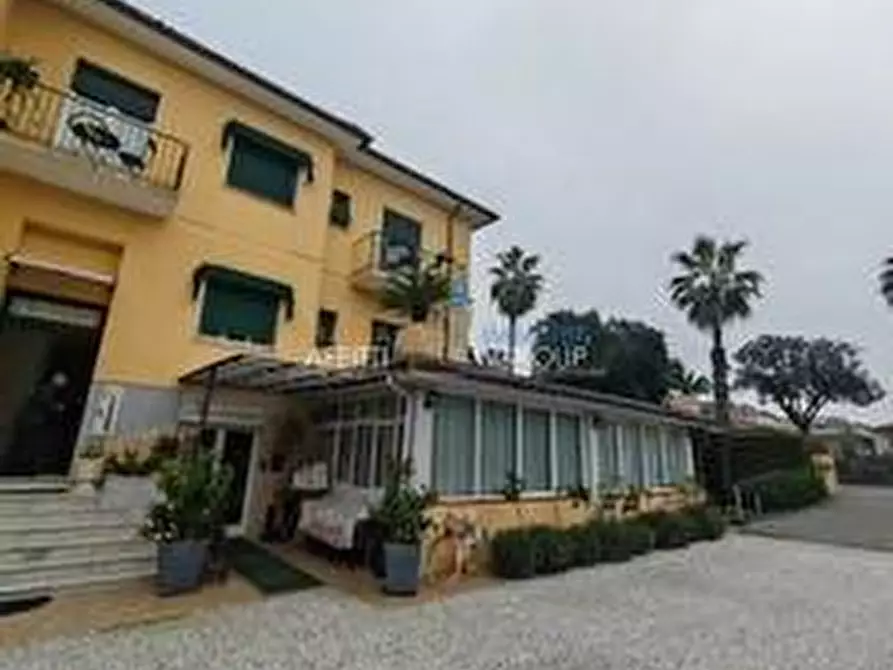 Immagine 2 di Casa indipendente in vendita  in Via Paolo Ferrari 37 a Massa