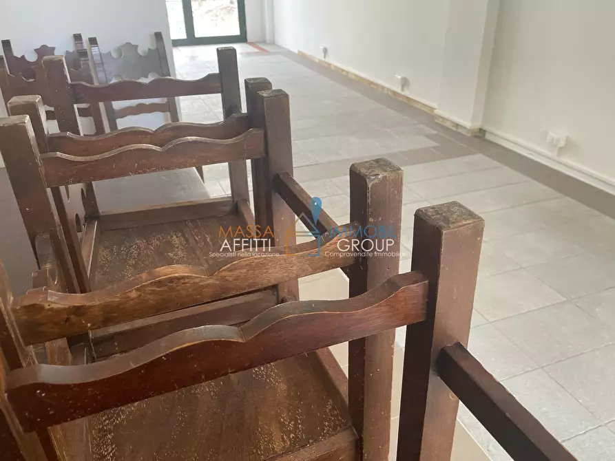 Immagine 4 di Locale commerciale in affitto  in Piazza Giovanni Pellerano 5 a Massa