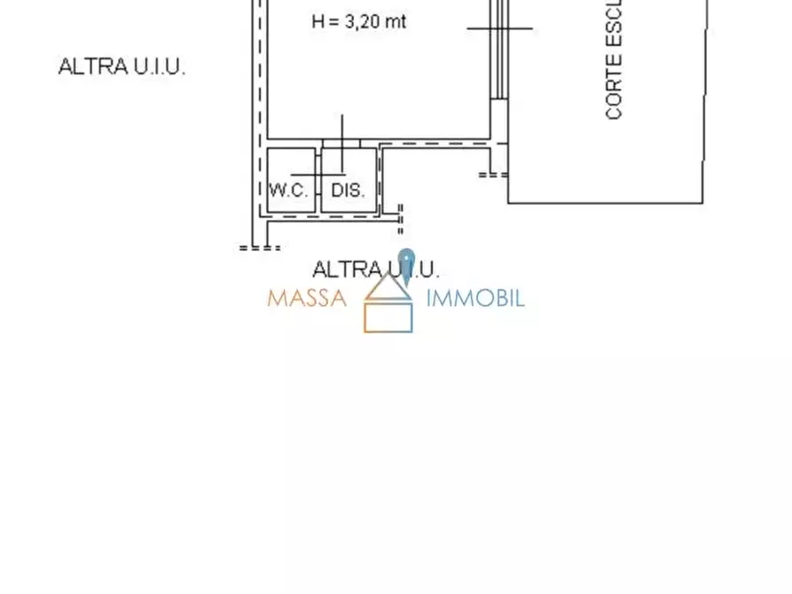 Immagine 11 di Locale commerciale in vendita  in Via San Leonardo 376 a Massa