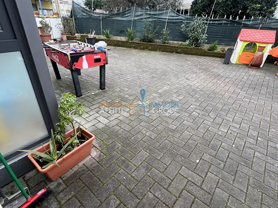 Immagine 28 di Locale commerciale in vendita  in Via degli Oliveti 12 a Massa