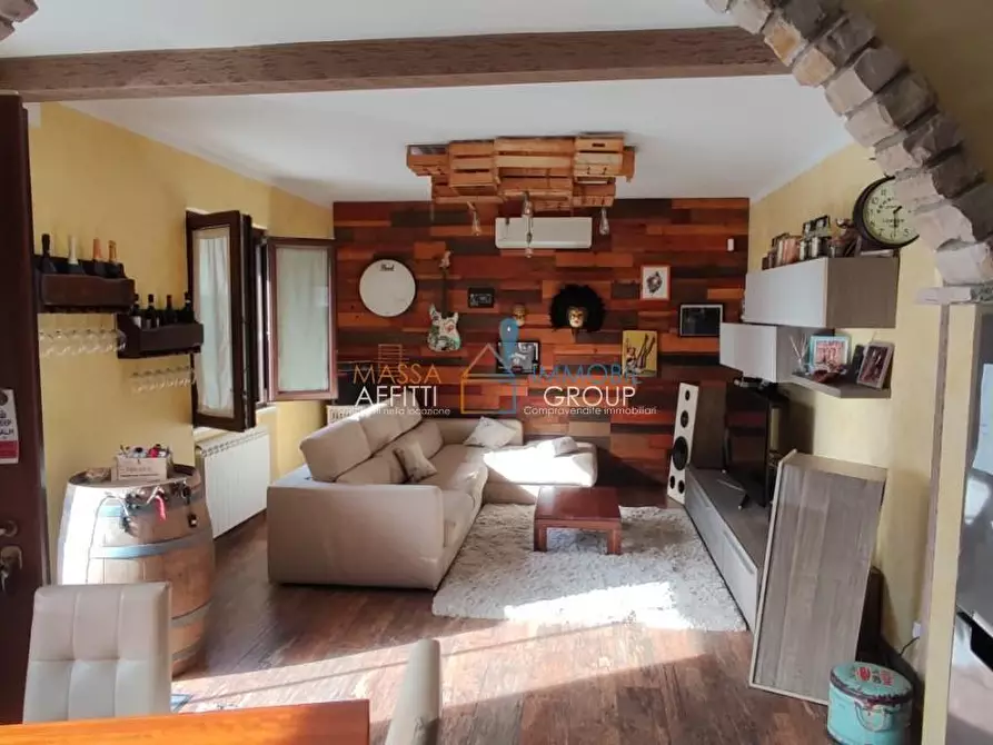 Immagine 2 di Porzione di casa in vendita  in Via Celia 11 a Massa