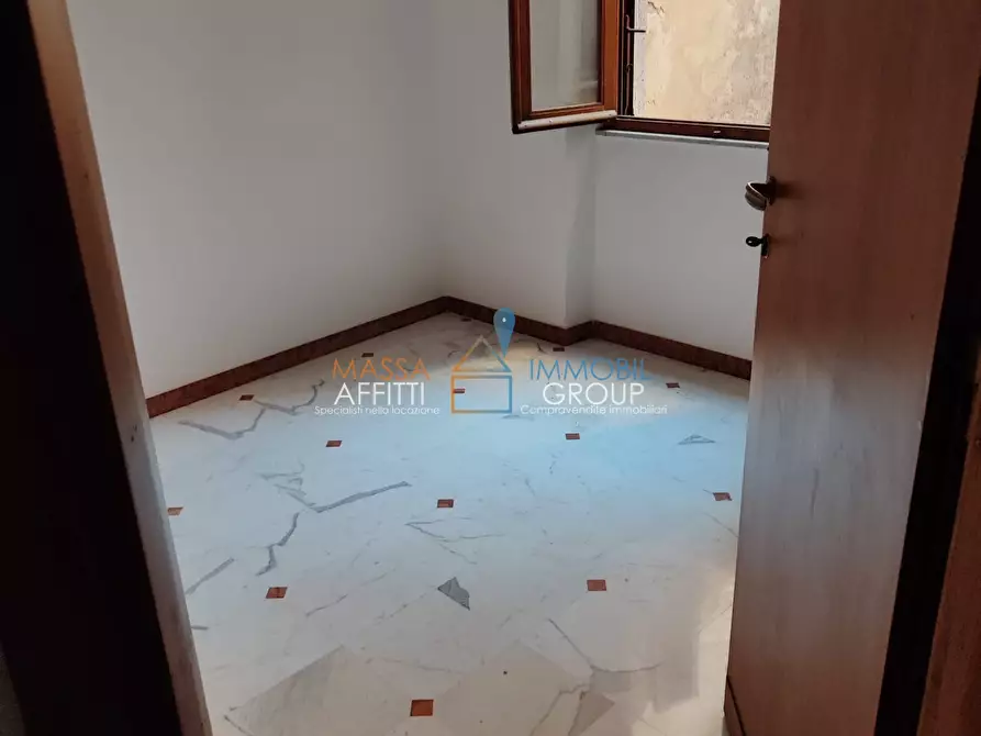 Immagine 10 di Ufficio in affitto  in Via Cavour 58 a Massa