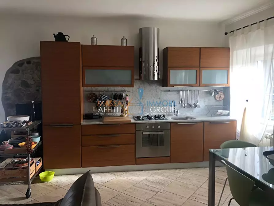 Immagine 4 di Porzione di casa in vendita  in Via dei Campi 21 a Carrara