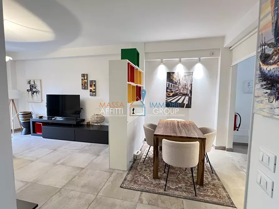 Immagine 20 di Quadrilocale in vendita  in Via Cateratte 81 a Montignoso