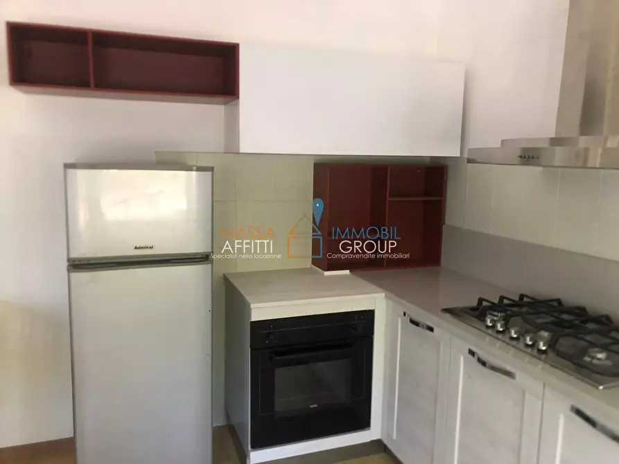 Immagine 2 di Porzione di casa in affitto  in Viale Zaccagna D 9 a Carrara