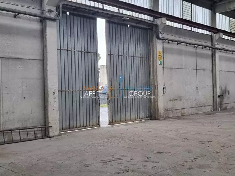 Immagine 2 di Attività artigianale in affitto  in Via Longobarda 19 a Massa