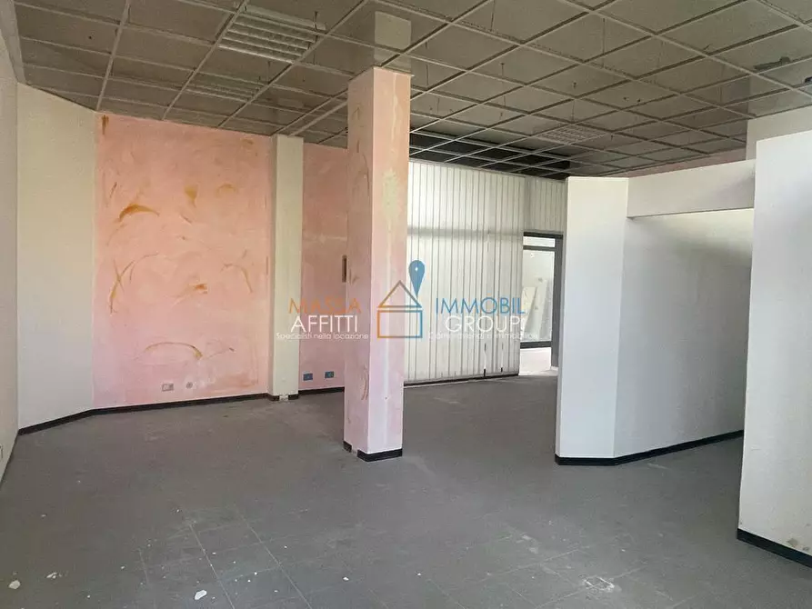 Immagine 12 di Ufficio in vendita  in Via Aurelia Ovest 177 a Massa