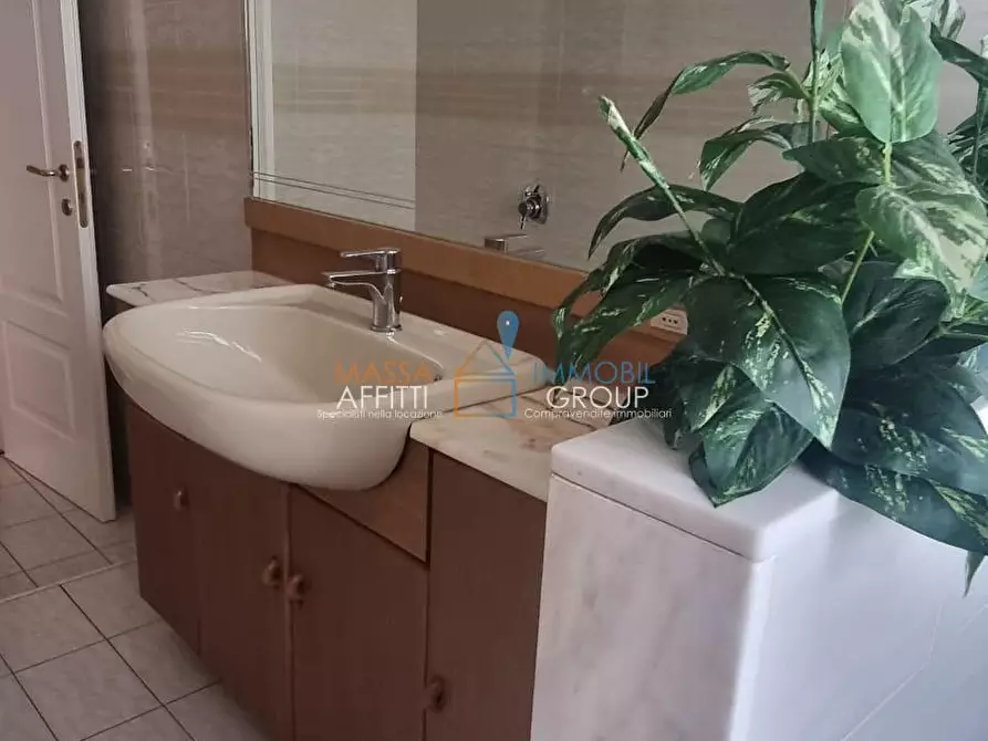 Immagine 17 di Quadrilocale in vendita  in Via Montia 6 a Carrara