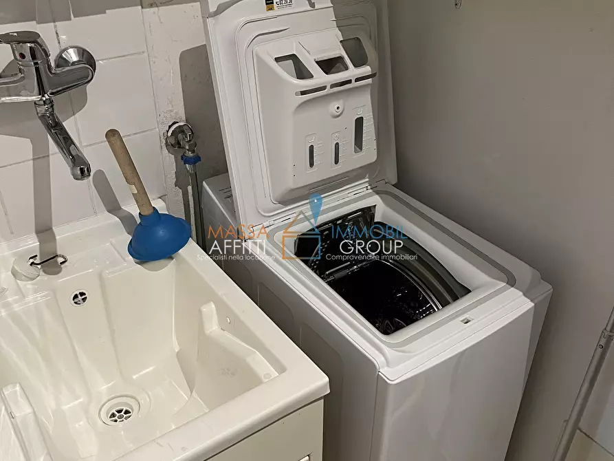 Immagine 20 di Trilocale in affitto  in Viale Roma 45 a Massa