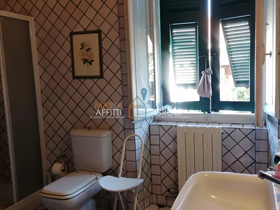 Immagine 29 di Villa in vendita  in Via Galissano 24 a Carrara