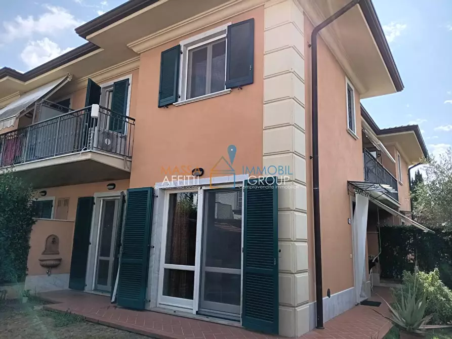 Immagine 1 di Villetta a schiera in vendita  in Via Stradella 106 a Massa