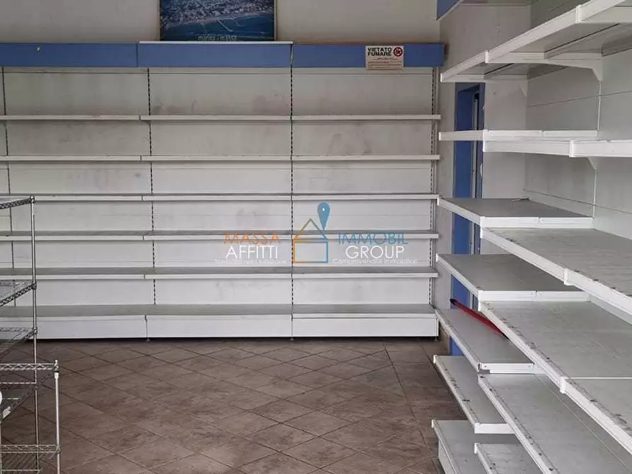 Immagine 4 di Locale commerciale in affitto  in Via Ricortola 214 a Massa