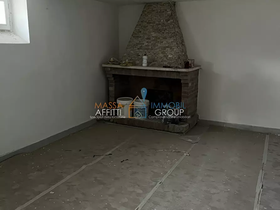 Immagine 27 di Villa in vendita  in Strada Statale 1 108 a Massa