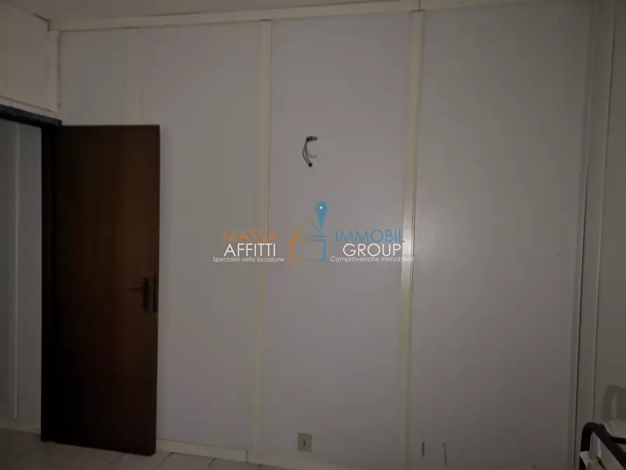 Immagine 9 di Attività commerciale in vendita  in Viale Stazione 12 a Massa