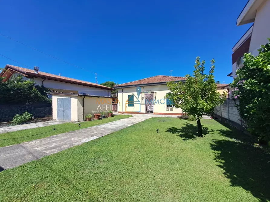 Immagine 1 di Casa indipendente in vendita  in Via Ricortola 93 a Massa