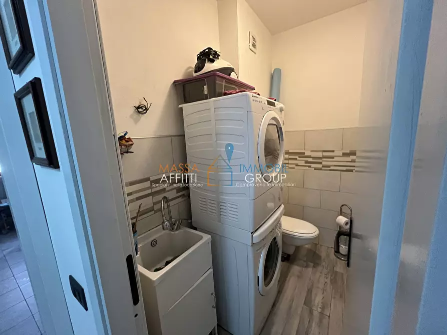 Immagine 26 di Pentalocale in vendita  in Via Manara Valgimigli 9 a Massa