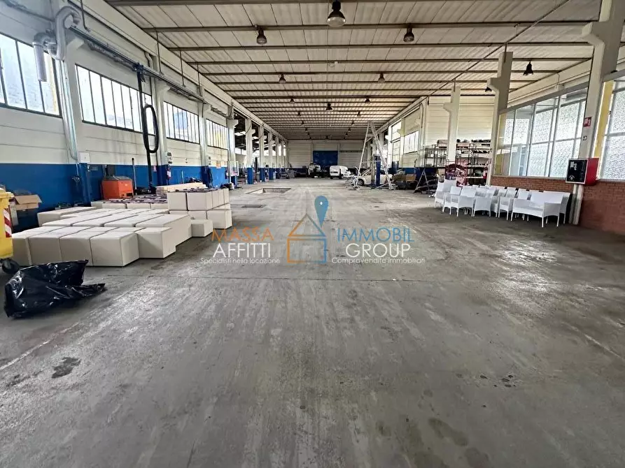 Immagine 2 di Attività artigianale in vendita  in Via Acquale 25 a Massa