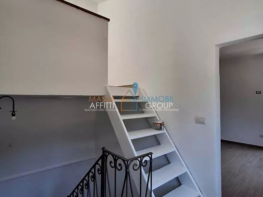 Immagine 9 di Bilocale in vendita  in Via Carlo Cafiero 22 a Carrara