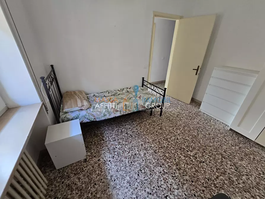 Immagine 10 di Pentalocale in affitto  in Via Giuseppe Garibaldi 10 a Carrara
