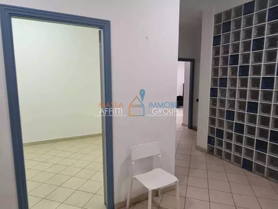Immagine 15 di Pentalocale in vendita  in Viale Eugenio Chiesa 60 a Massa