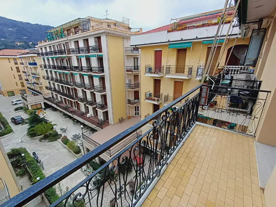 Immagine 48 di Quadrilocale in vendita  in Vico della Conceria 20 a Alassio