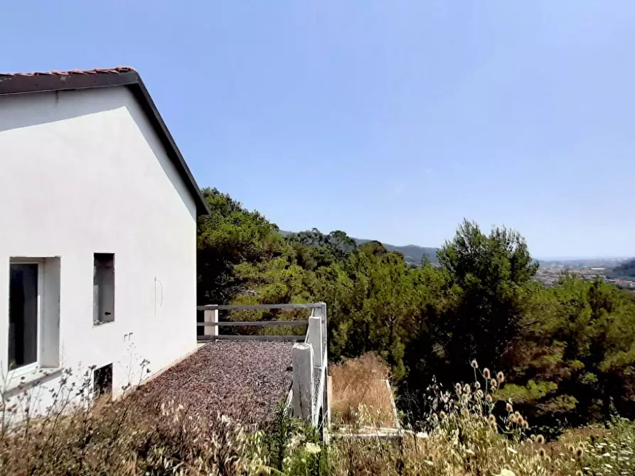 Immagine 1 di Villa in vendita  in Via del Santo a Andora