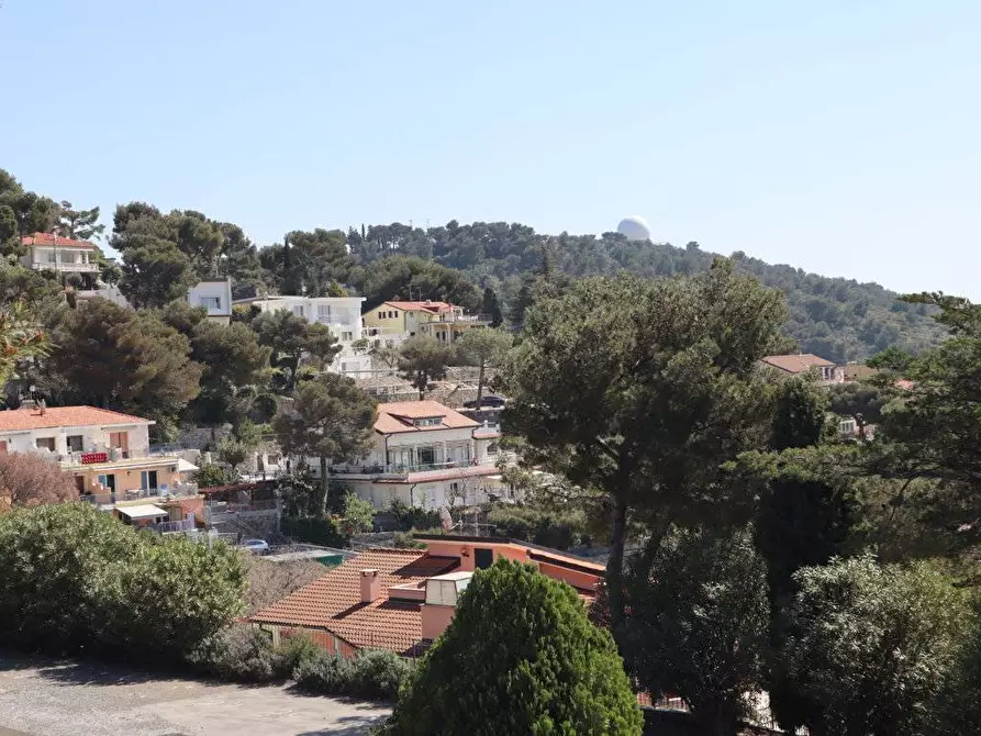 Immagine 23 di Villa in vendita  in viale olanda a Andora