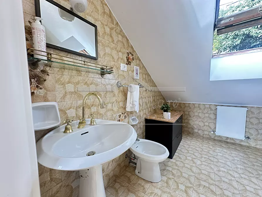 Immagine 51 di Casa indipendente in vendita  in Salvo D'Acquisto 70 a Recco