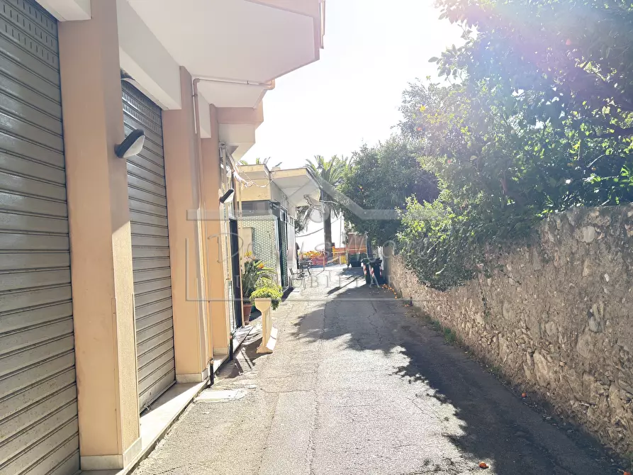 Immagine 37 di Bilocale in vendita  in Vico delle Stelle 29 a Savona