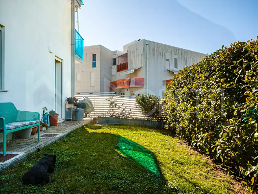 Immagine 53 di Trilocale in vendita  in Via Lazzara Giovanni a Livorno