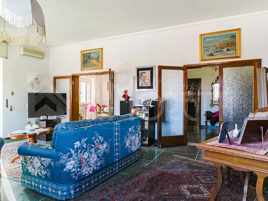 Immagine 4 di Pentalocale in vendita  in Viale Fabbricotti a Livorno