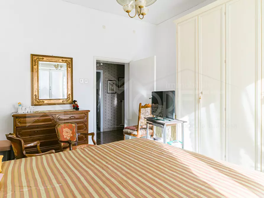 Immagine 31 di Pentalocale in vendita  in Viale Fabbricotti a Livorno