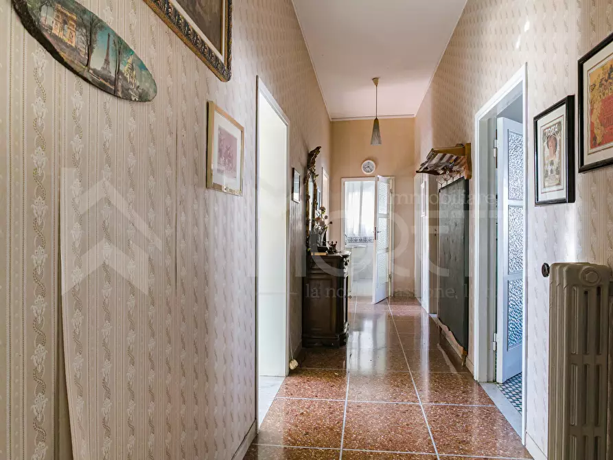 Immagine 32 di Pentalocale in vendita  in Viale Fabbricotti a Livorno