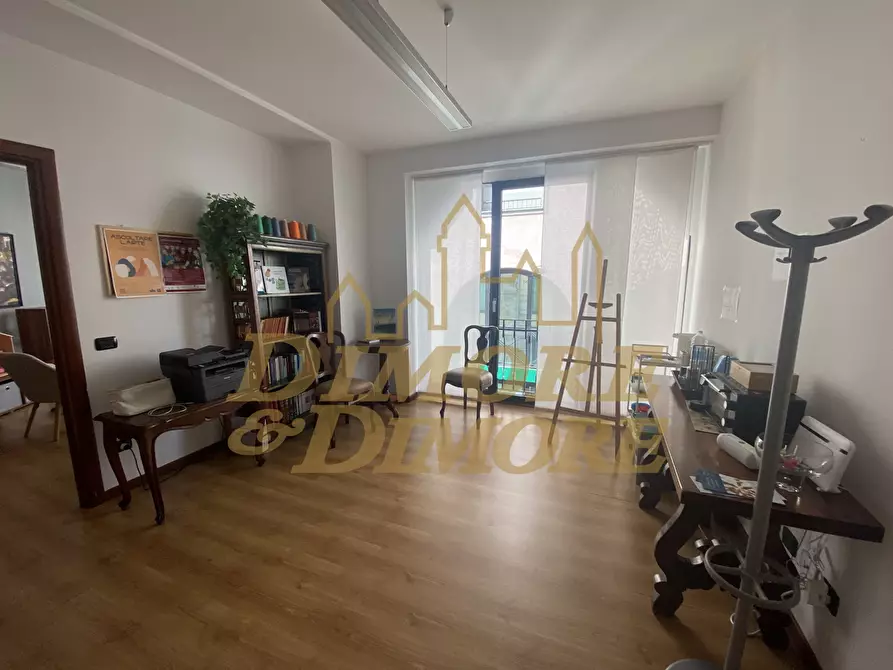 Immagine 4 di Ufficio in vendita  a Varese