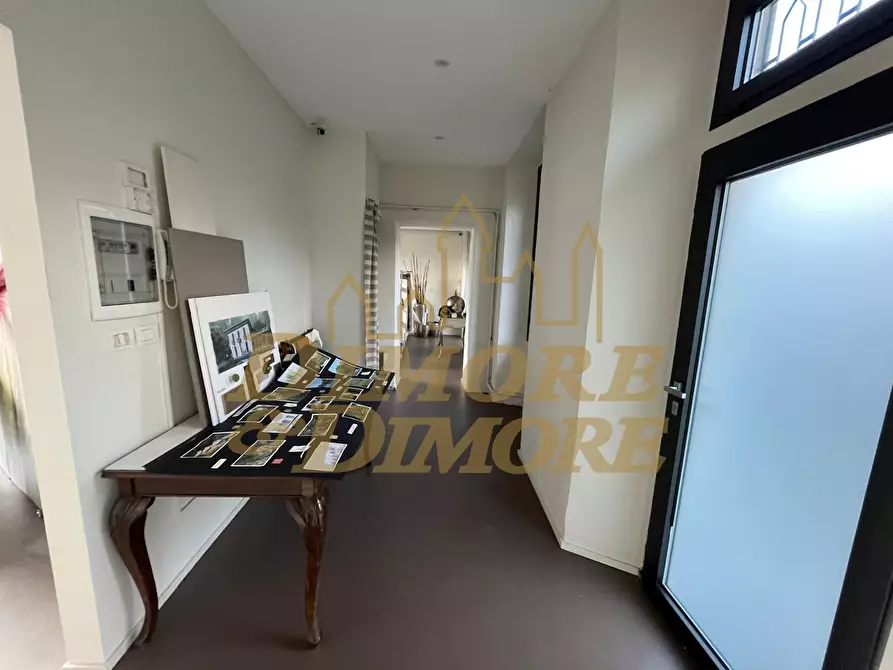 Immagine 4 di Locale commerciale in affitto  a Sesto Calende