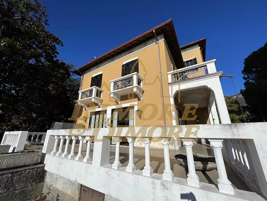 Immagine 47 di Villa in vendita  in Viale Garibaldi 68 a Maccagno Con Pino E Veddasca