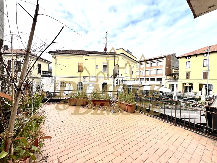 Immagine 18 di Trilocale in vendita  in Piazza Garibaldi 10 a Luino