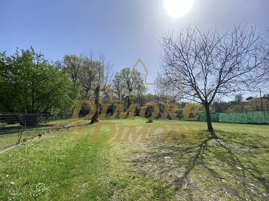 Immagine 11 di Showroom in vendita  a Castelletto Sopra Ticino