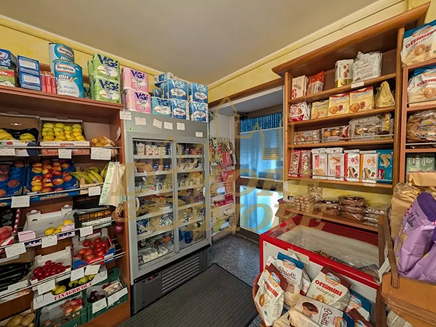 Immagine 3 di Locale commerciale in vendita  a Premosello-Chiovenda