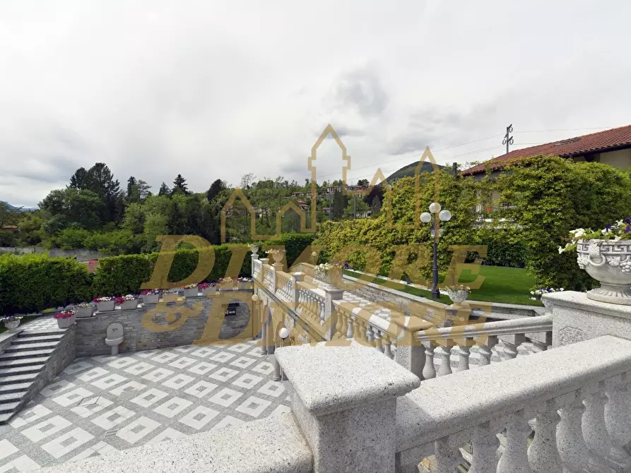 Immagine 17 di Villa in vendita  a Verbania