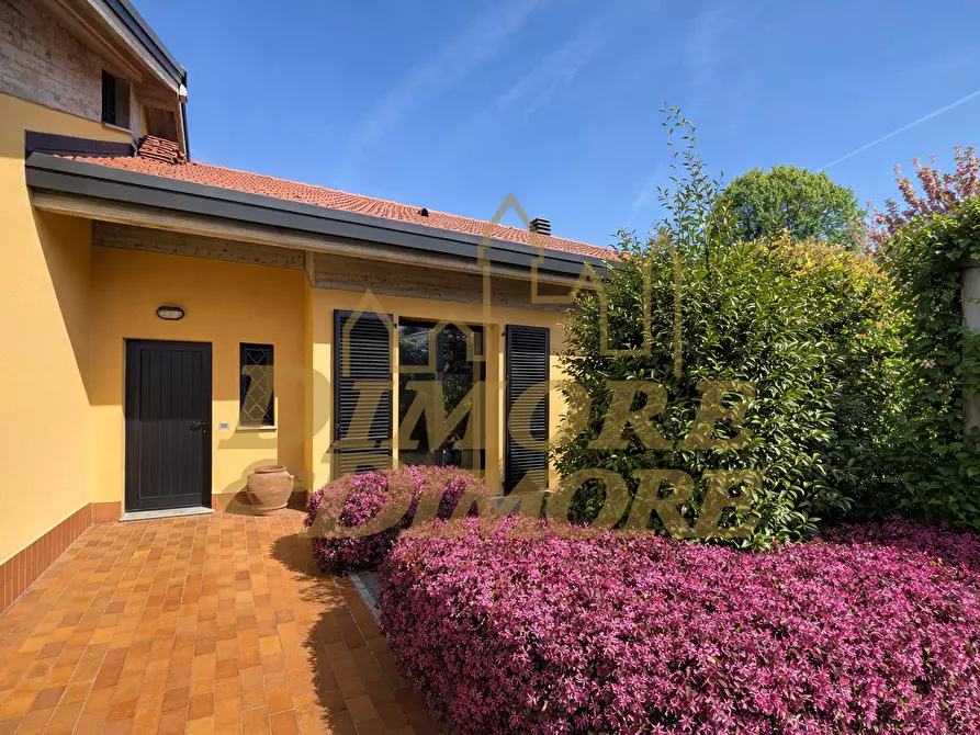 Immagine 5 di Villa in vendita  in Via Libertà 59 a Morazzone