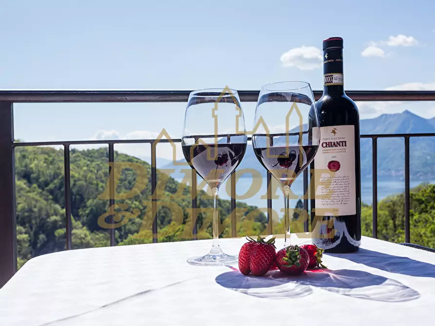 Immagine 22 di Villetta a schiera in vendita  a Luino