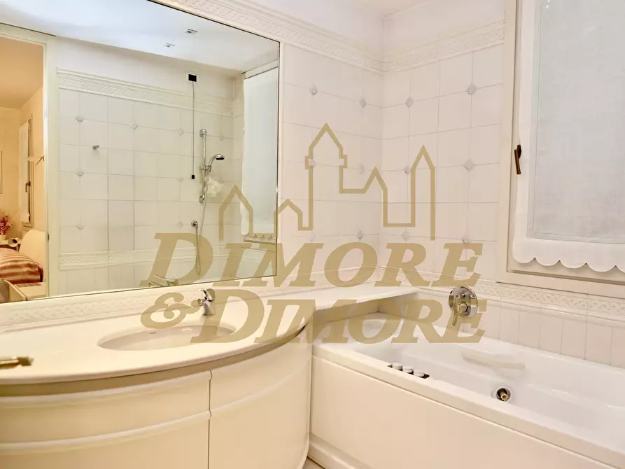 Immagine 24 di Villa in vendita  a Ranco