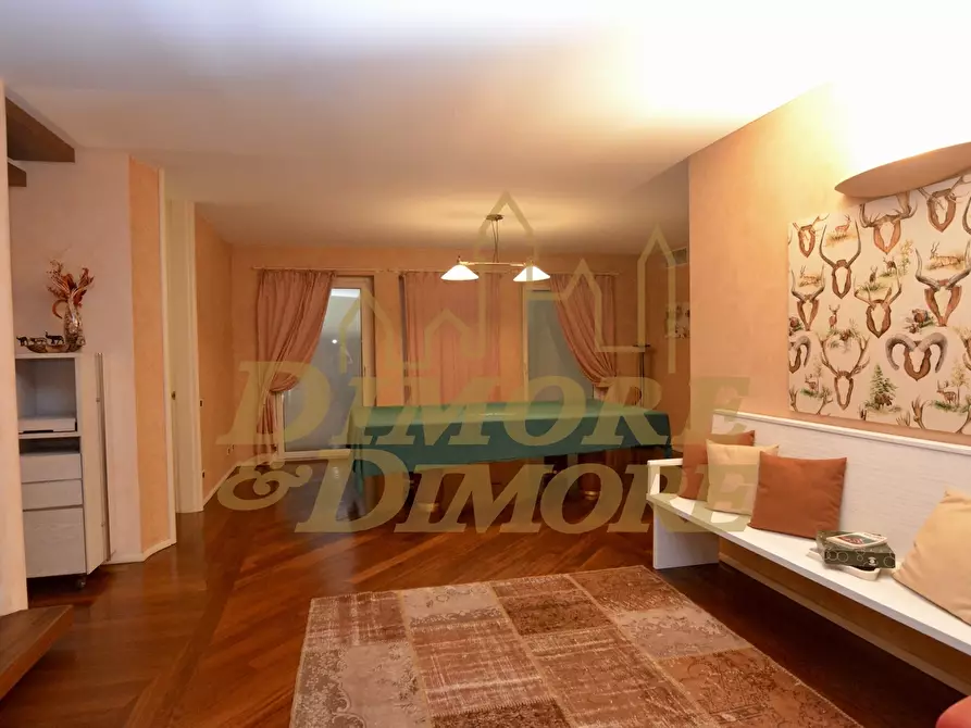 Immagine 34 di Villa in vendita  a Ranco