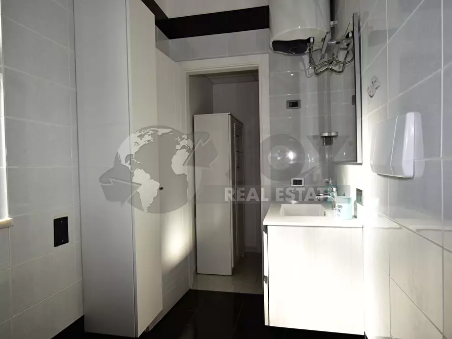 Immagine 41 di Quadrilocale in vendita  in Lungomare Galileo Galilei 119 a Gallipoli