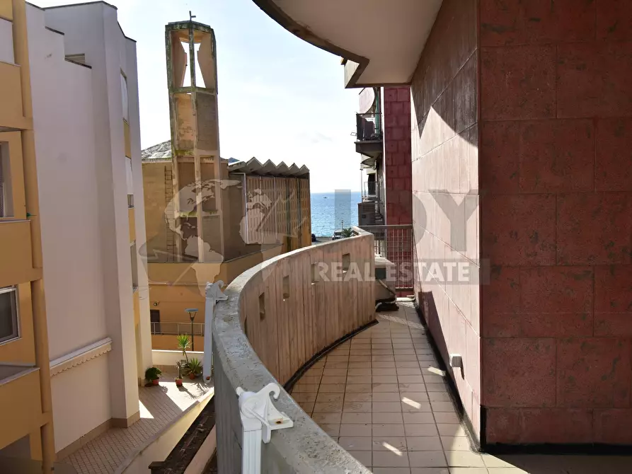 Immagine 29 di Quadrilocale in vendita  in Lungomare Galileo Galilei 119 a Gallipoli
