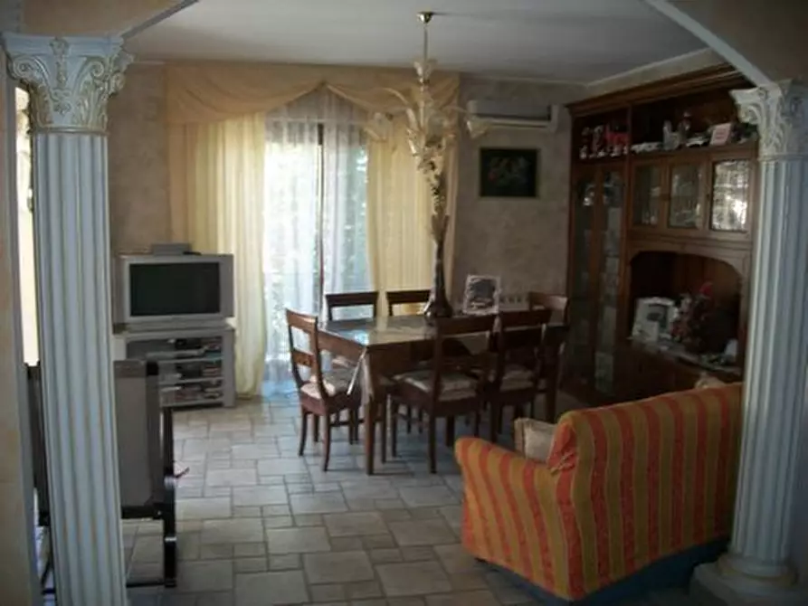 Immagine 7 di Trilocale in vendita  in VIA SAN ROCCO a Castel Frentano