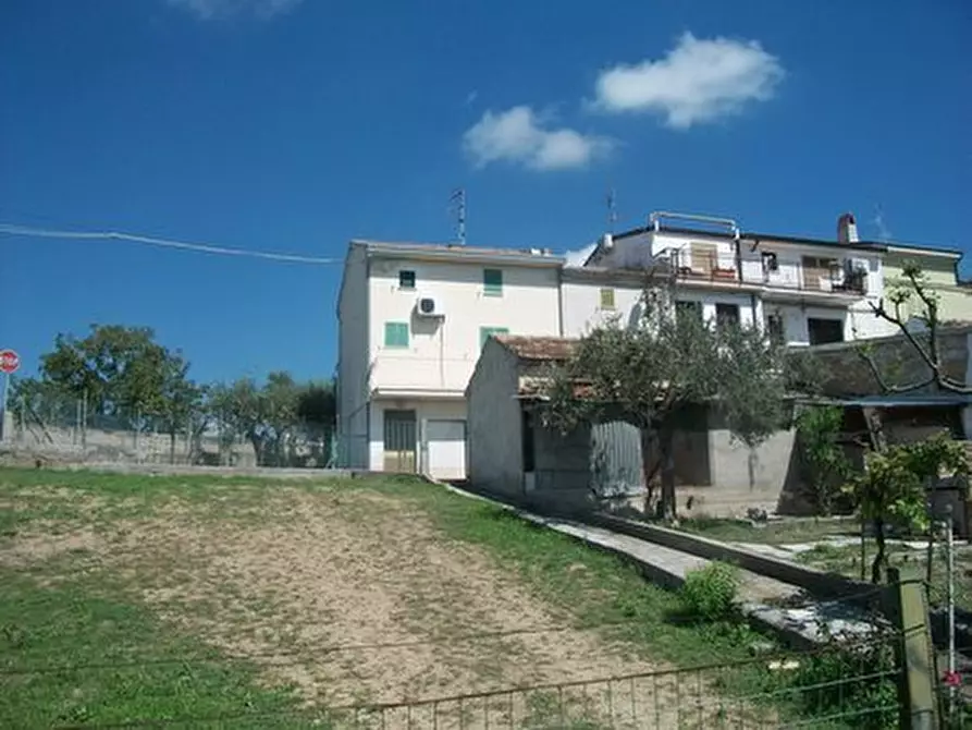 Immagine 8 di Porzione di casa in vendita  in VIA DEI PICENI a Castel Frentano